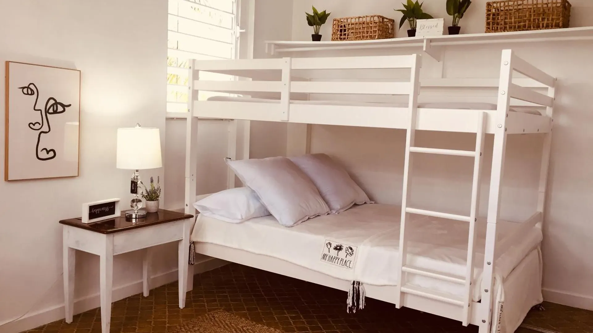 ベッド・アンド・ブレックファスト Cozy Room For 4 At San Juan Metro Area